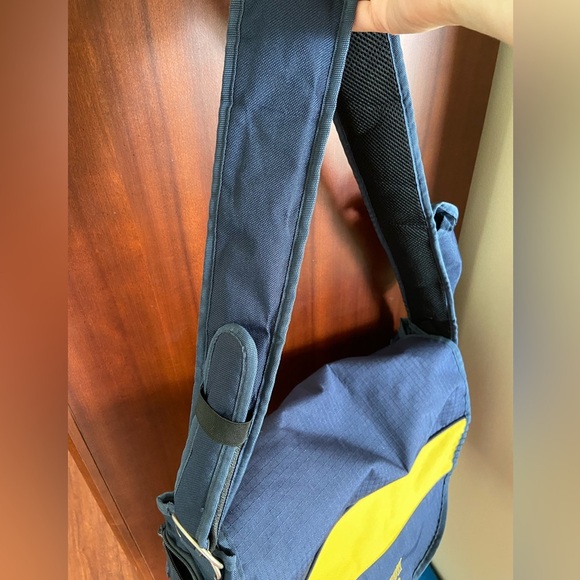 LATE SHOW with David Letterman 2500 Show Large Navy Blue & Yellow Messenger Bag - Picture 4 of 13